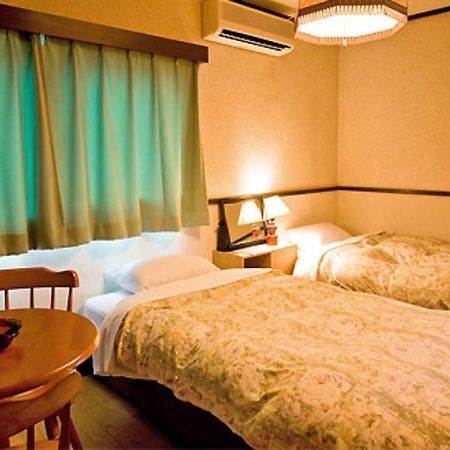 Pension Sumomo No Ki Oshino Exteriör bild